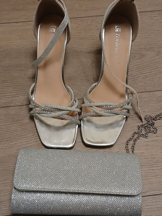 Сребристи дамски сандали