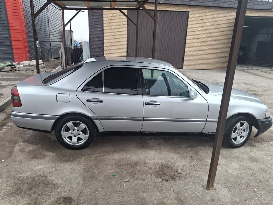 Мерседес С180 w202