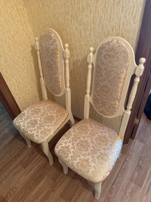 Продам стол со стульями