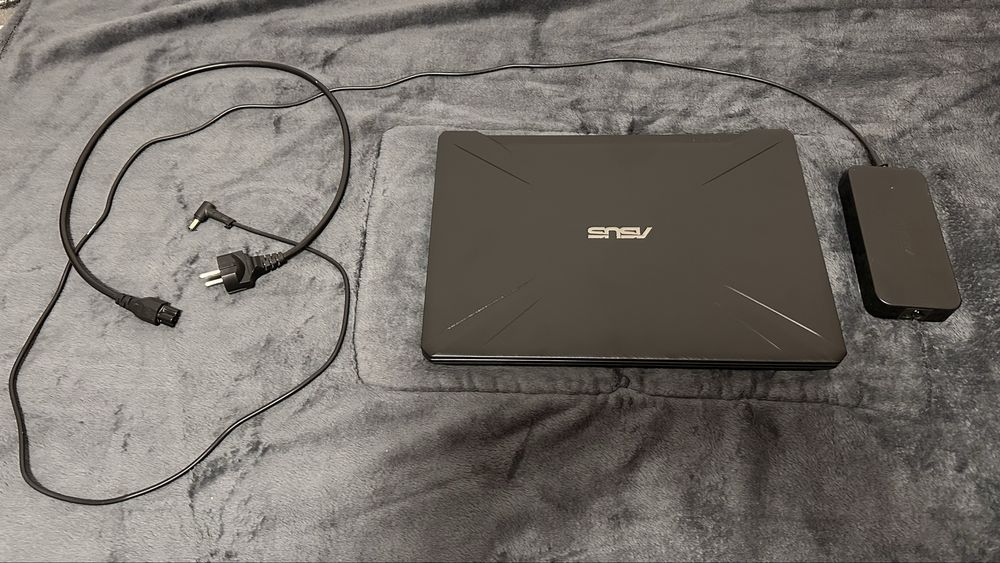 Vând Laptop ASUS 15.6" TUF Gaming FX505DT