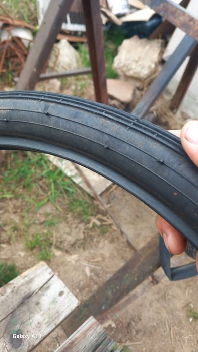 Продавам 2бр външи гуми 20"цола и 2бр капли