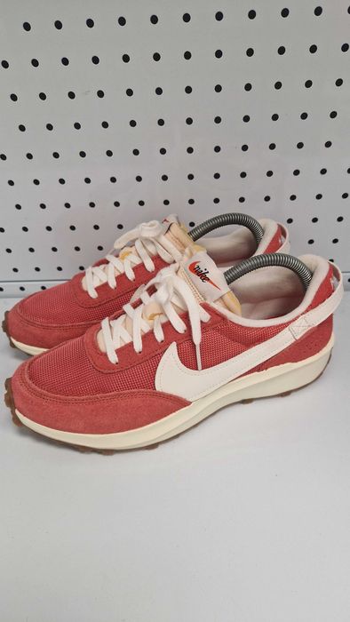 Оригинални дамски маратонки- Nike Waffle Debut