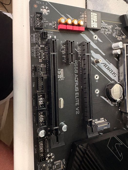 Ryzen 7 5800x + placa de baza aorus b550 elite v2