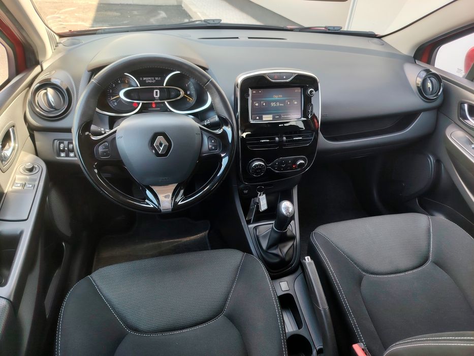 Renault Clio 4, 1.5 Dci, 2015 din clasa Fiesta  Corsa i30 A3