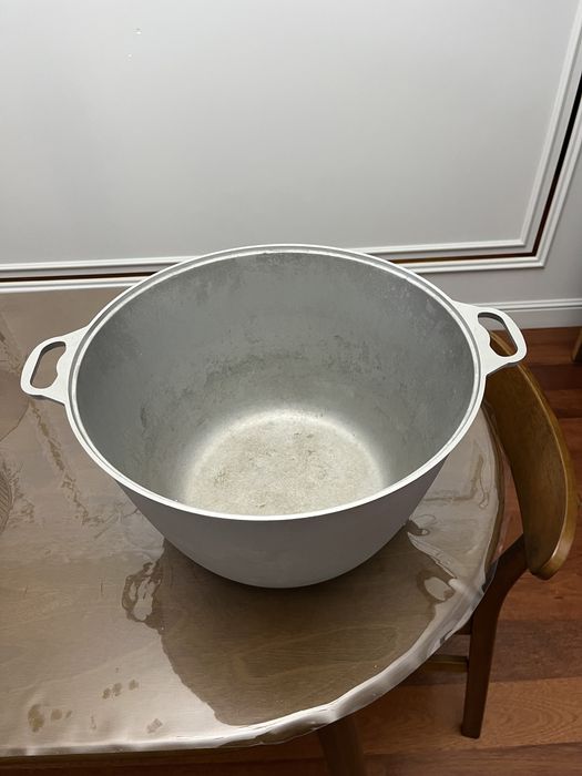 Большой казан с крышкой