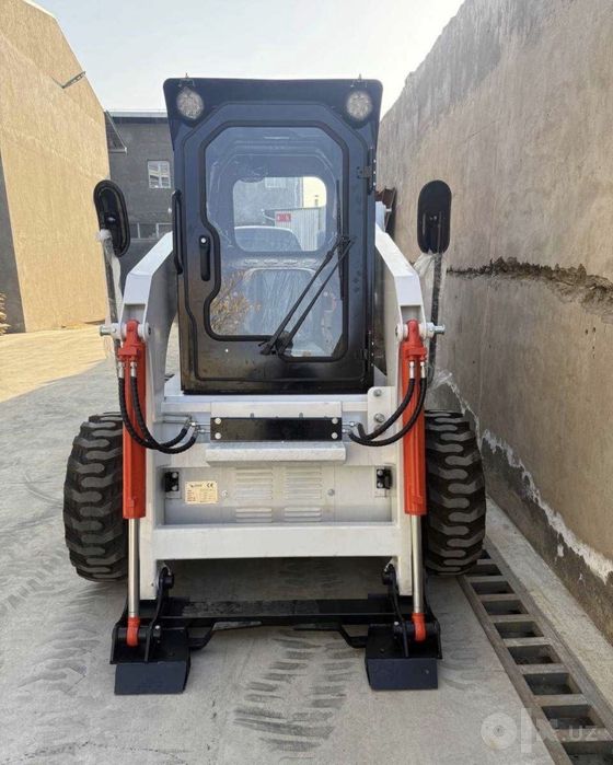 Bobkat Bobket мини погрузчик JC 45 Skid Steer Loader
