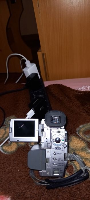 Продам видеокамеру Canon