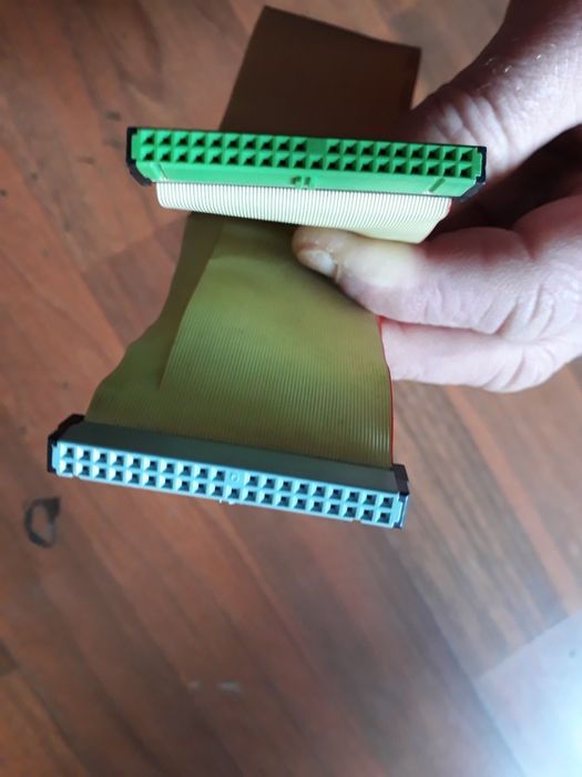 Vând cablu de conectare 40 pini AT-BUS pentru PC