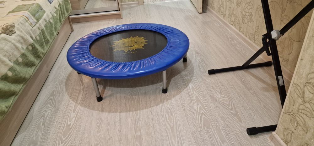Батут для тренировок дома.