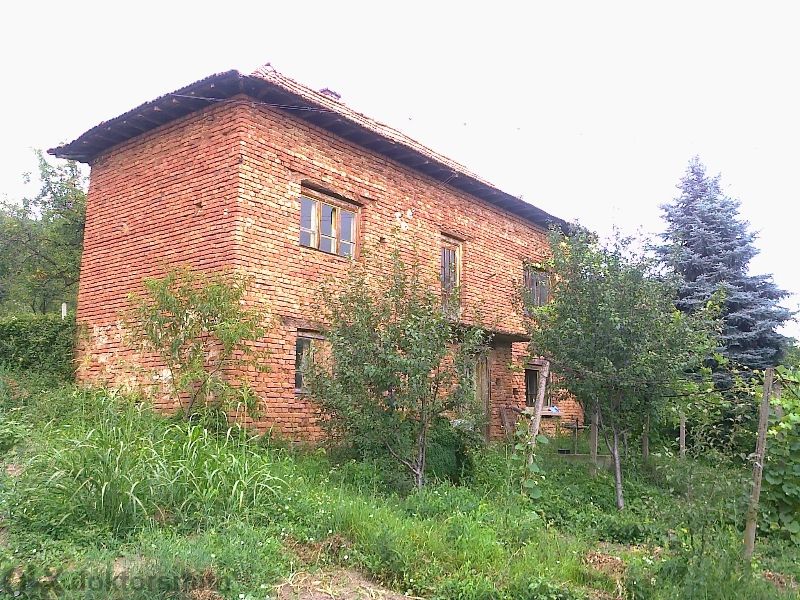 продава къща в село Горна Бешовица