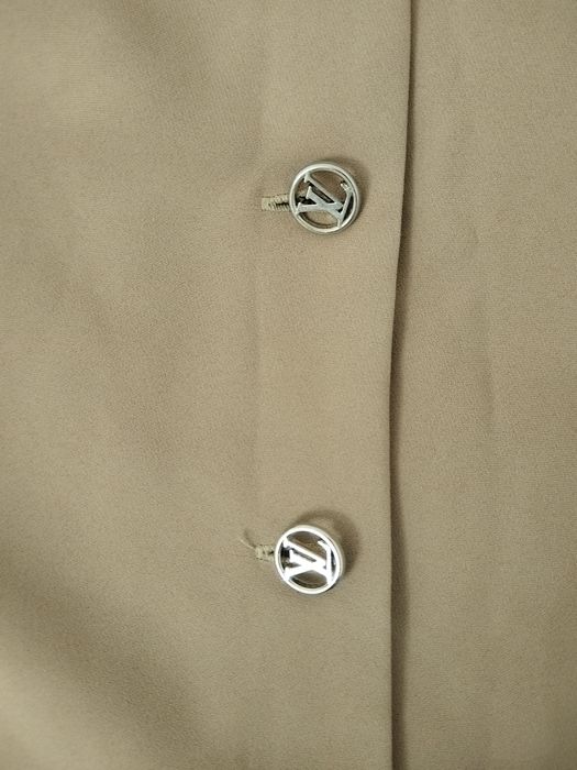 Женский брючный костюм