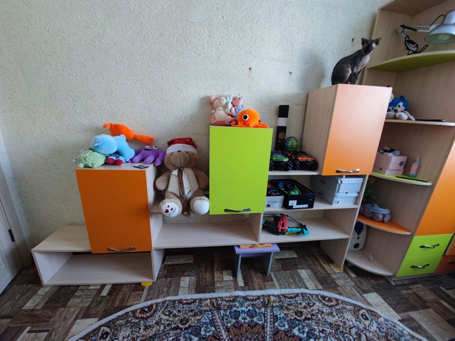 Полка настенная вместительная