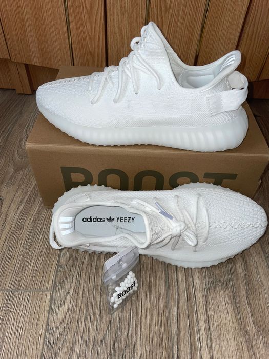 adidas Yeezy Boost 350 v2