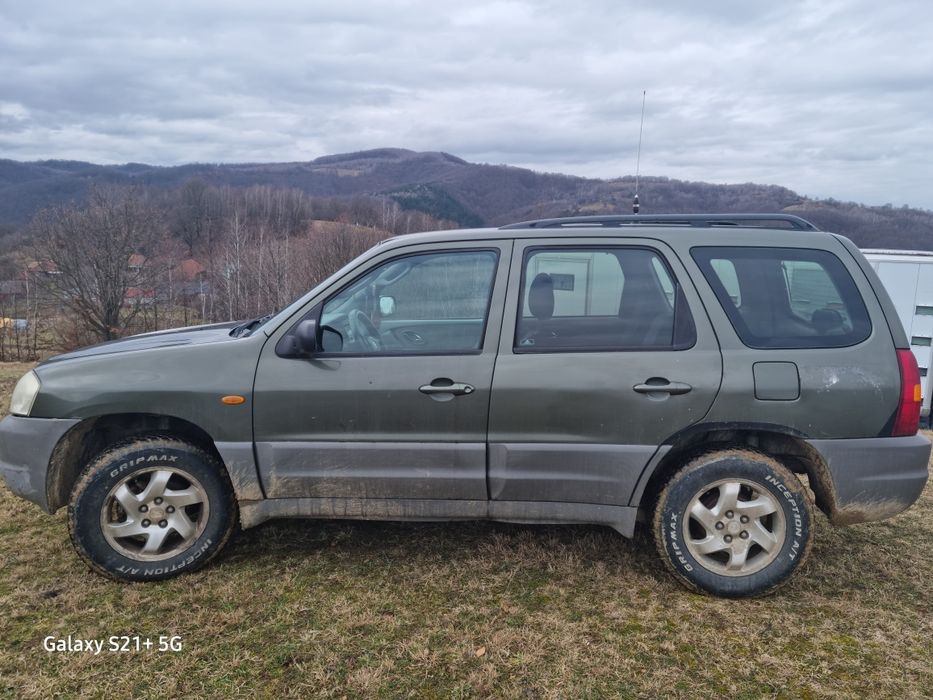Vând Mazda Tribute