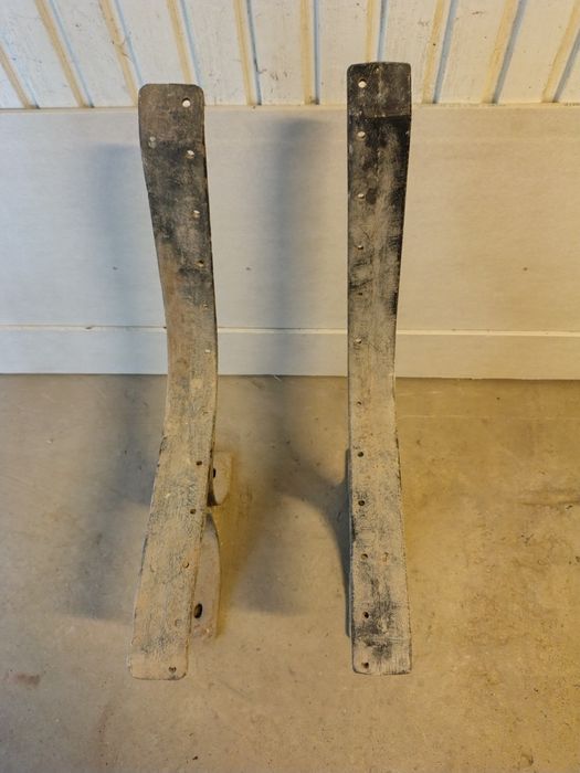 Vând 2 picioare banca