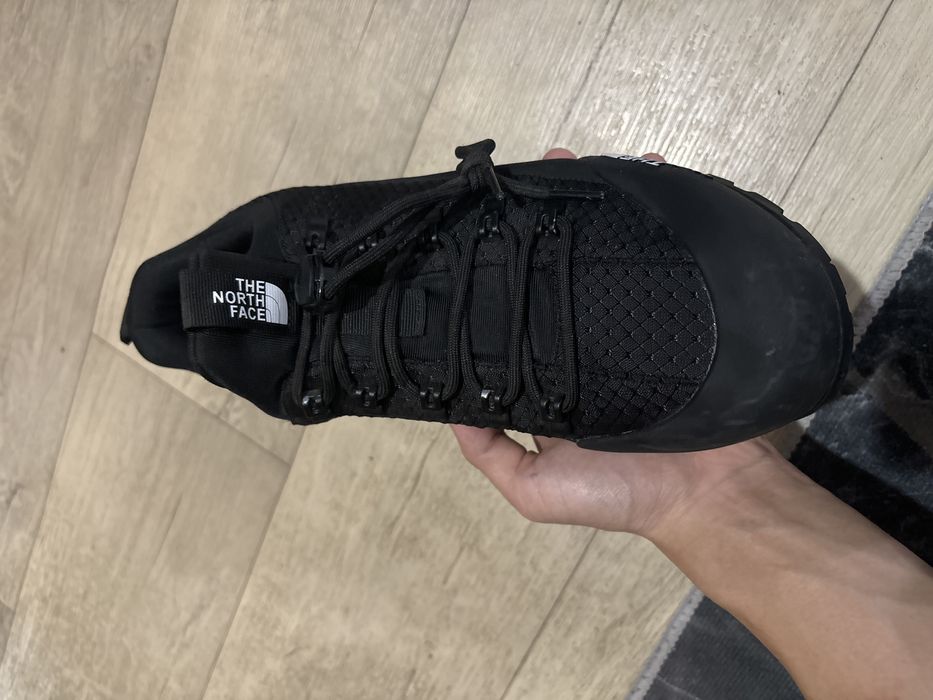 Кроссовки от бренда: The North Face