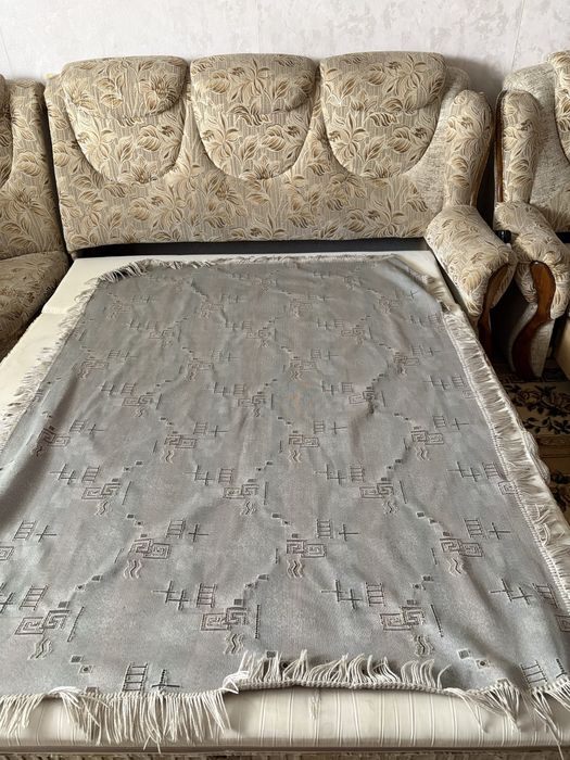 Продается мягкий уголок: диван, кресла, угол