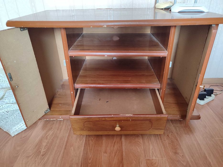 Деревянная тумба