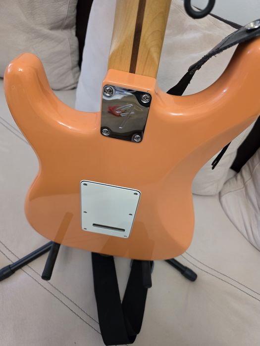 Продавам мексикански Fender