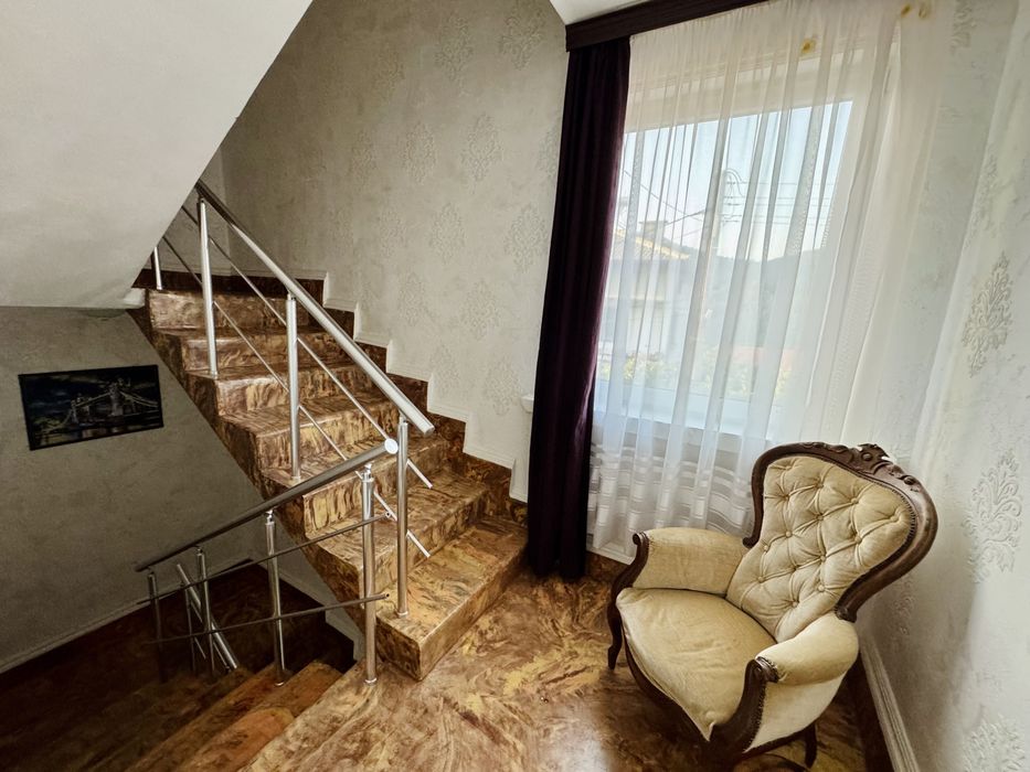 Продава се Къща в Чипровци - 300 кв.м за 2167 €/кв.м - Снимка #2