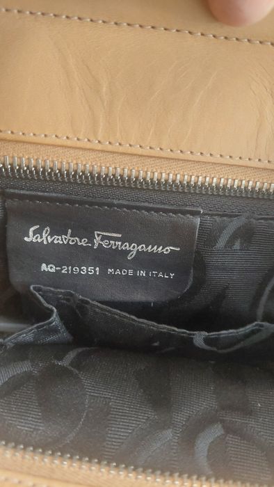Vand geanta originala Salvatore Ferragamo