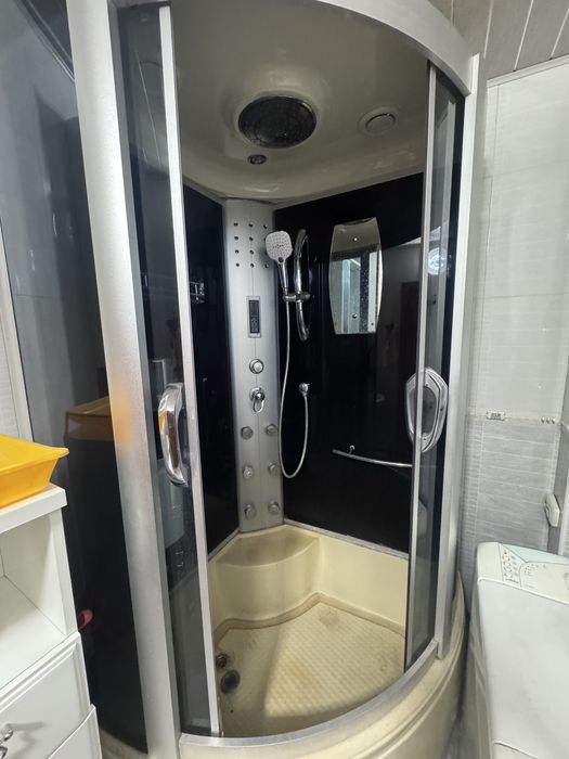 Продам душевую кабинку