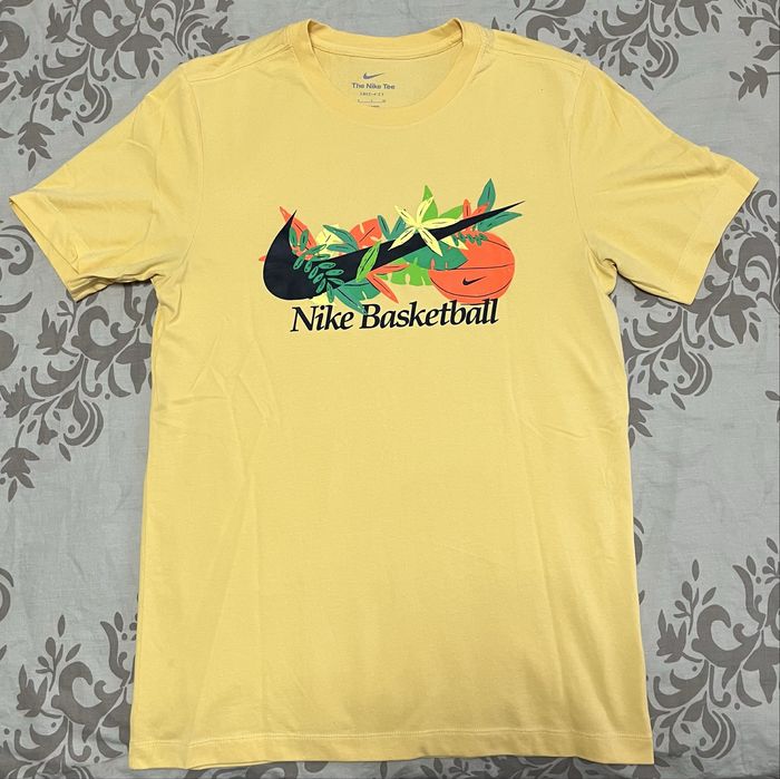 Тениски Nike и Adidas