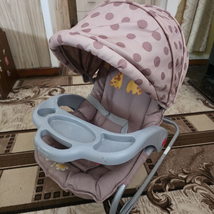 Бебешки шезлонг за ядене
