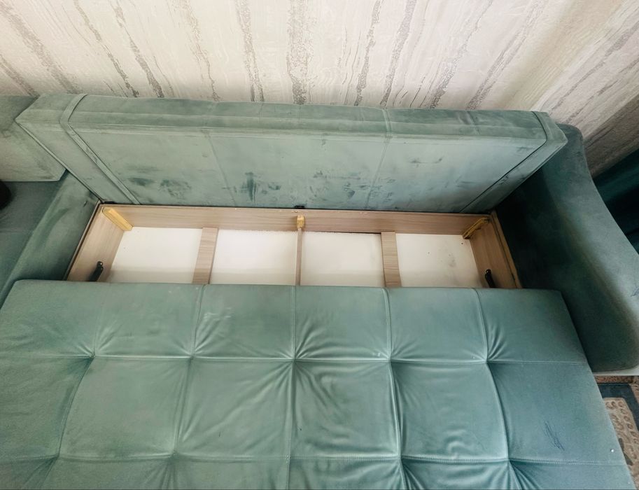 Продам углавая диван с подушками