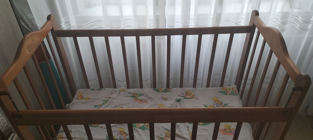 Продам детскую кроватку с матрасом
