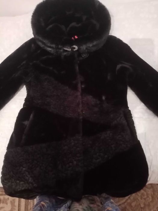 Шуба 46-48размер. Черн. искусств.мутон.
