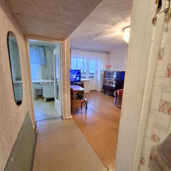 Продам 2хком.квартиру район Уюта.