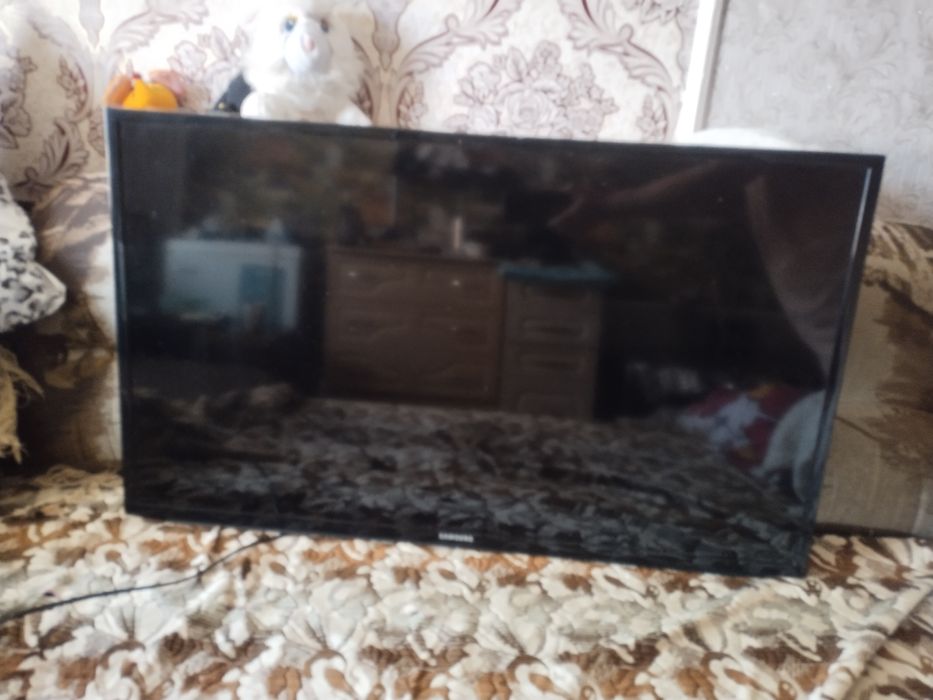 Продам телевизор Самсунг