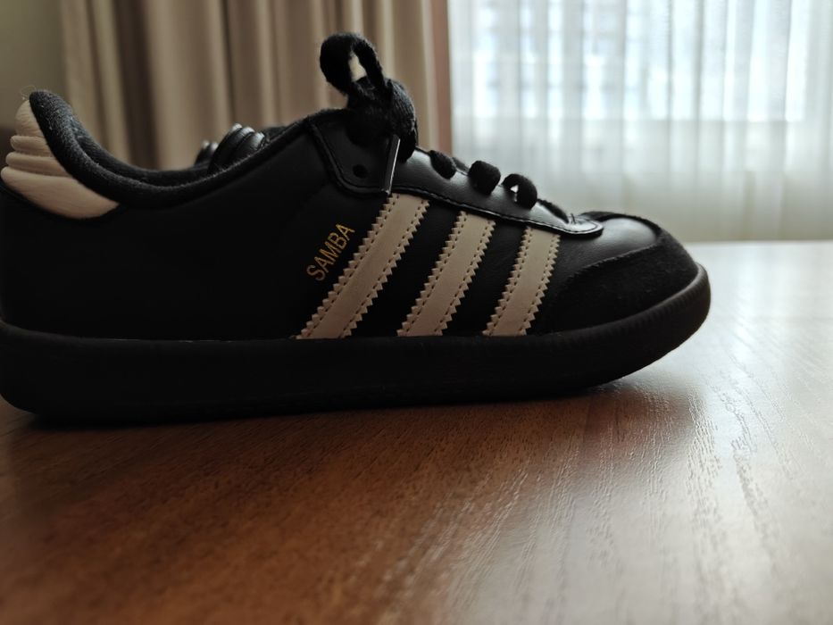 Продам кросовки Adidas 35 размер