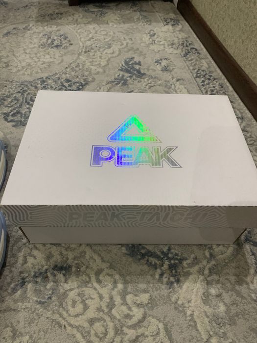Новые кроссовки Peak 40 размер
