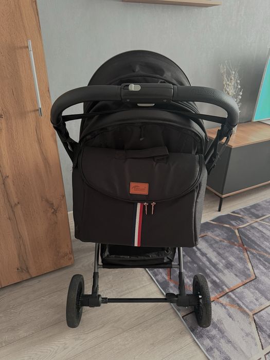 Продам коляску прогулочную