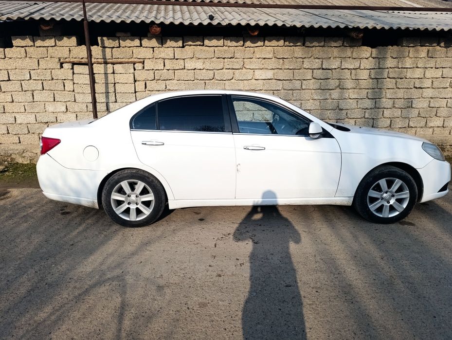 Bir ikki joyida kraskasi bor