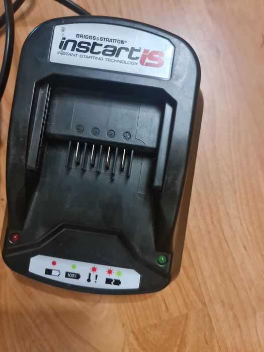 u încărcător rapid briggs stratton instart 12v