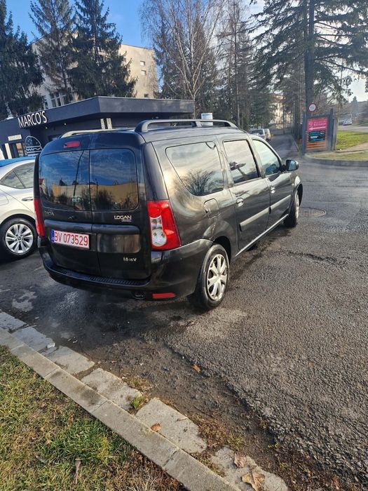 Vând Dacia logan MCV 16 bezina 16vl