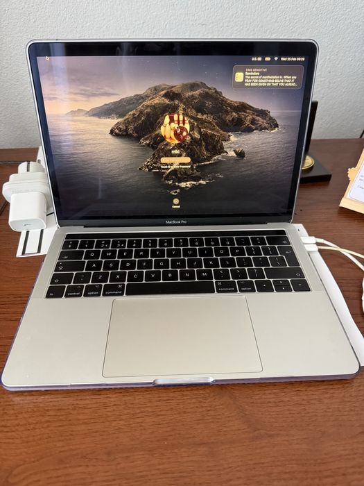 Macbook pro 13 2017 I5 3.1GHz 8 gb 256 gb SSD x4 Thunderbolt  ca nou