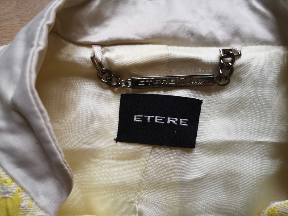 Жълт костюм ETERE в две части