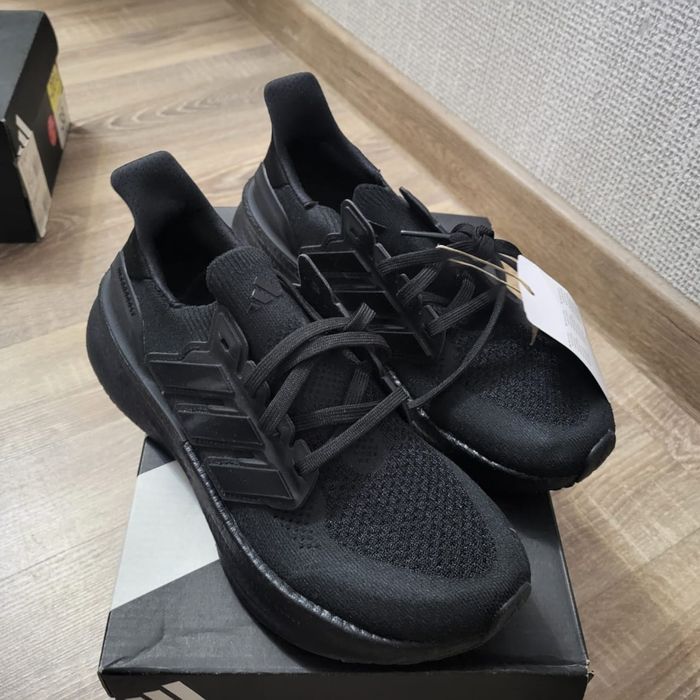 Кроссовки Adidas UltraBoost