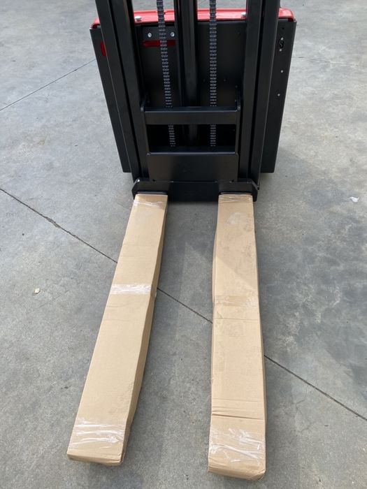 Transpaleta Liza electrica cu catarg VALLIFT DIN STOC CU GARANTIE!