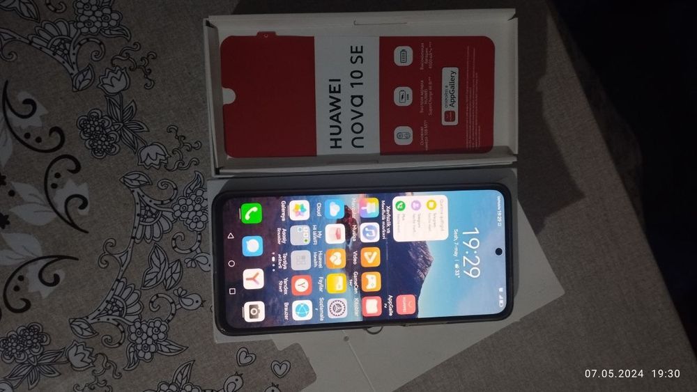 Telefon HUAWEI NOVA 10 SE 8+3/128 GB ideal