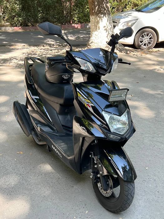 Skuter Mustang sotiladi SROCHNA!