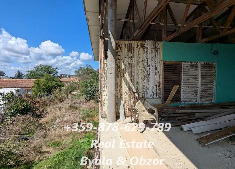 Парцел  в гр.Бяла с разрешение за строеж на къща