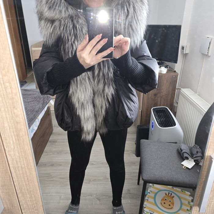 Черно яке с естествен косъм от сребърна лисица
