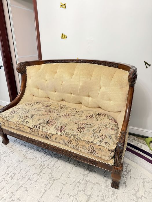 Диван Винтажный есть