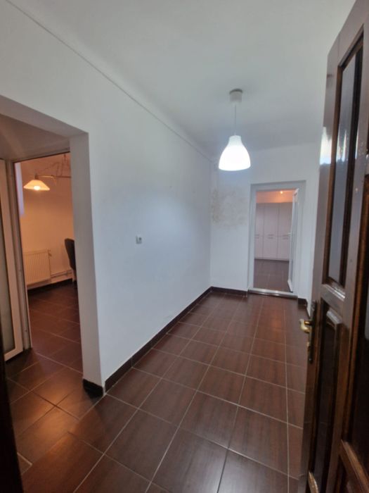 Vând apartament central