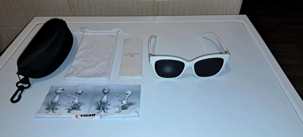 Ochelarii soare Dama Balenciaga Made in Italy in practic nou